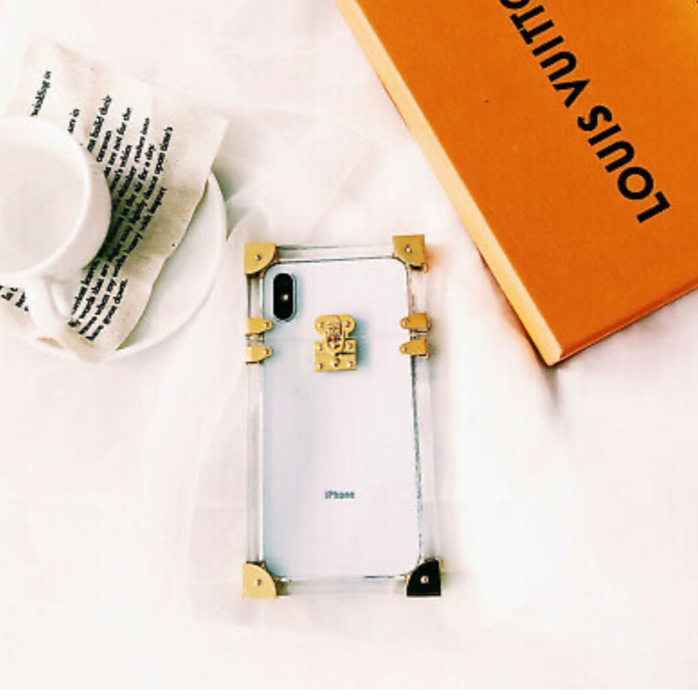 iPhone 8 Plus clear case with luxe gold corners